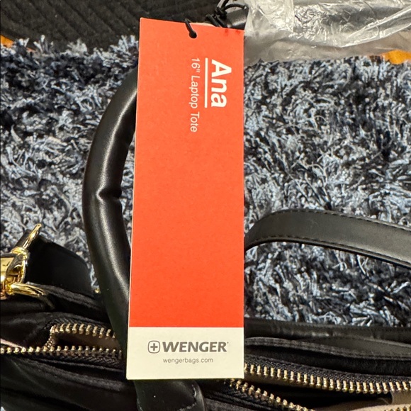 On the run…. Anastasia Beverly Hills Embers Palette in Green - Picture 7 of 12